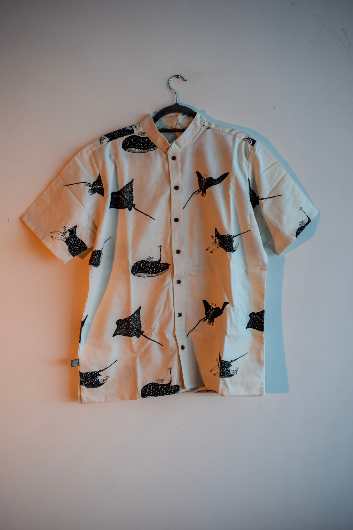 Camisa Crudo – Mantarrayas Negro