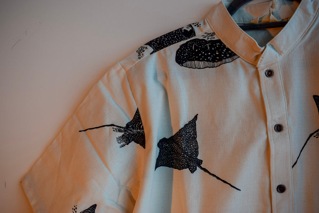 Camisa Crudo – Mantarrayas Negro